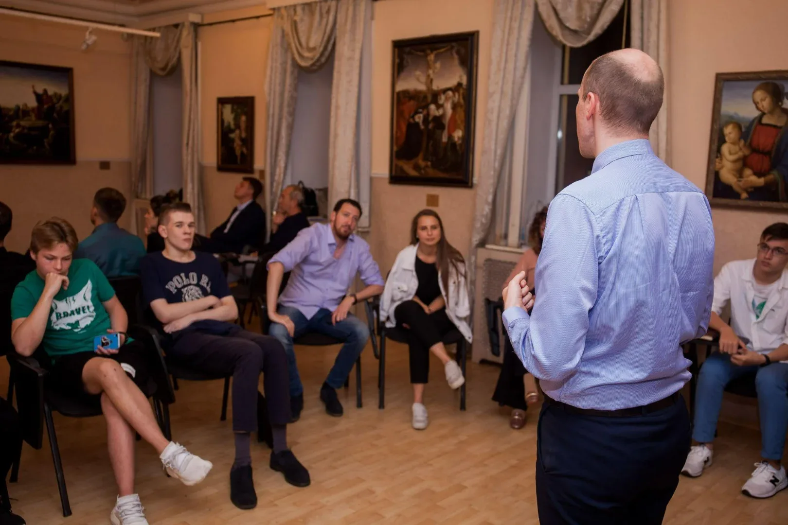 Как адаптировать речь под культурный контекст международных аудиторий